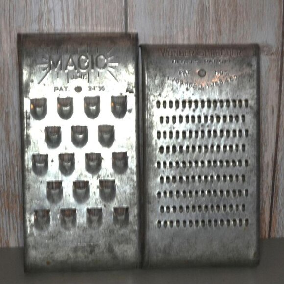 Pair Of Vintage Kitchen Graters Wonder Shredder Magic Shredder Food Prep Decor - Picture 1 of 6